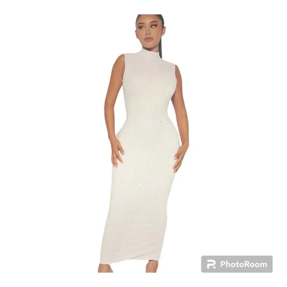 NWT White Dinner in Paris Midi Dress Size Medium - Picture 1 of 10